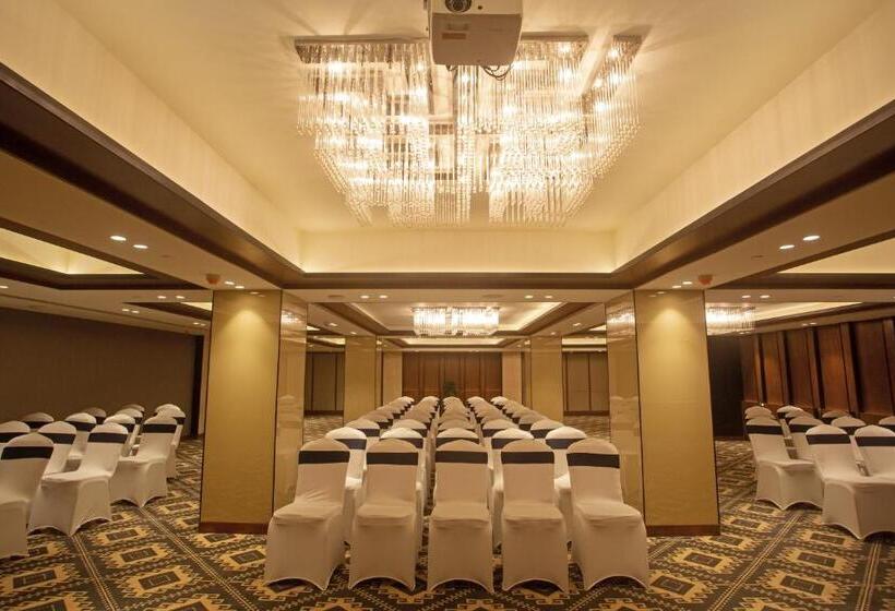 هتل Arista By Ambition