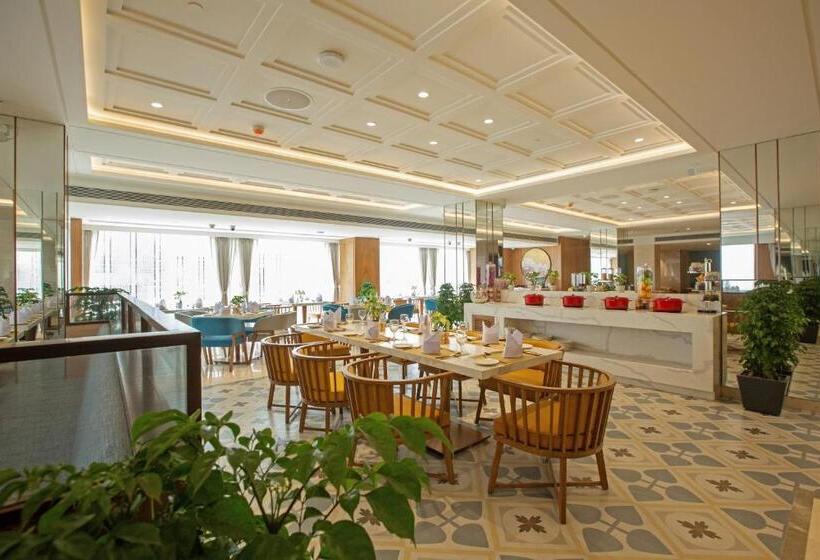 هتل Arista By Ambition