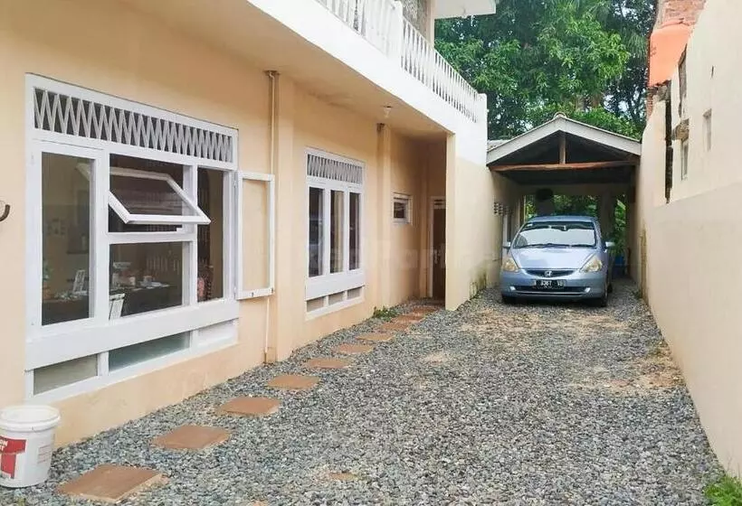 Hotelli Arwana Inn Lampung Mitra Reddoorz