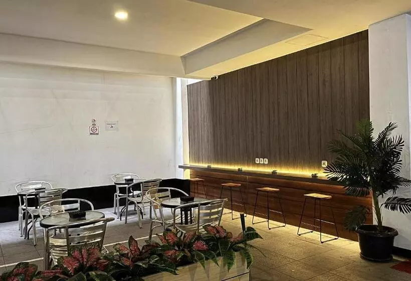 Hotelli Good Day Inn