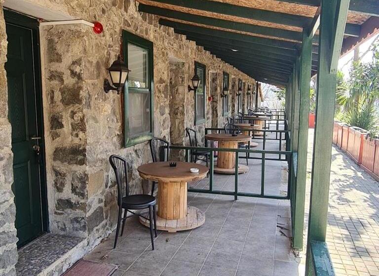 בית מלון כפרי Hermes Country Club