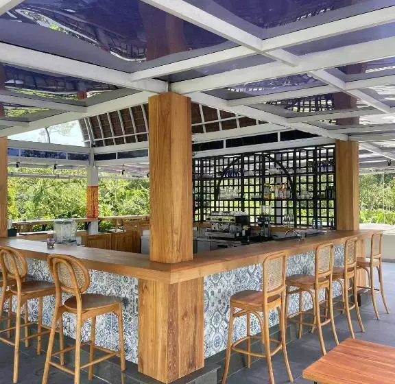 ホテル Manca Kemetug