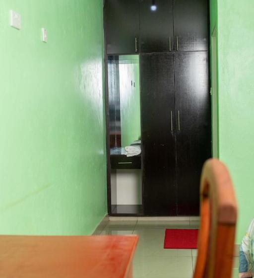 هتل Moments Lodge