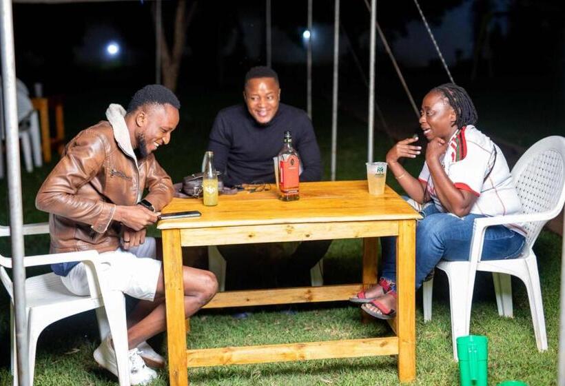 هتل Moments Lodge