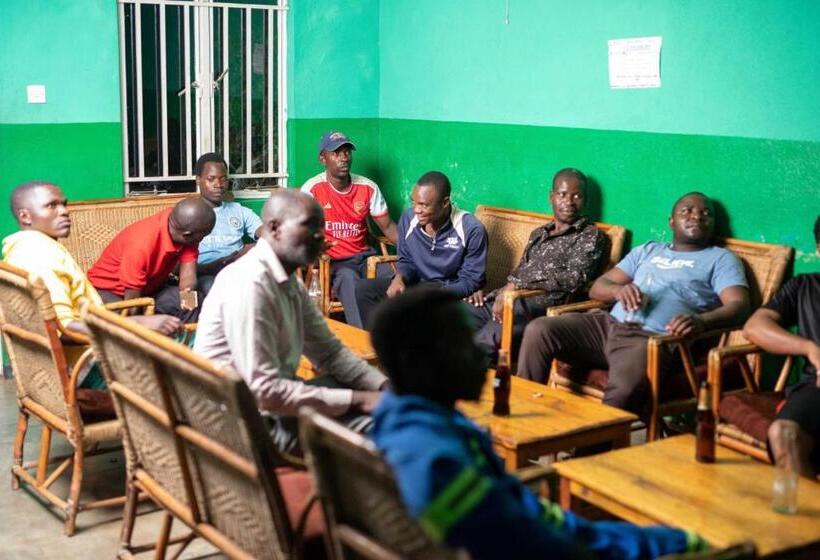 هتل Moments Lodge