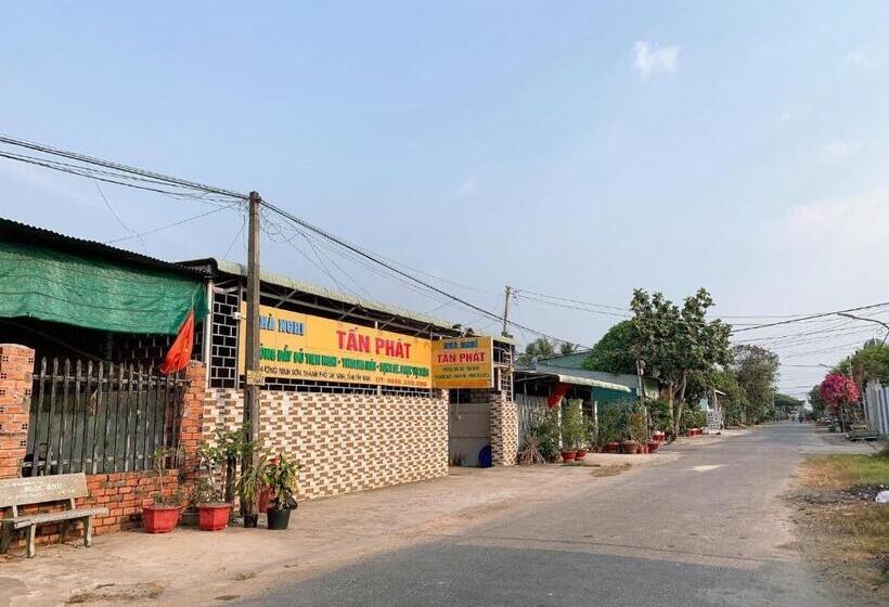 هتل Nhà Nghỉ Tấn Phát