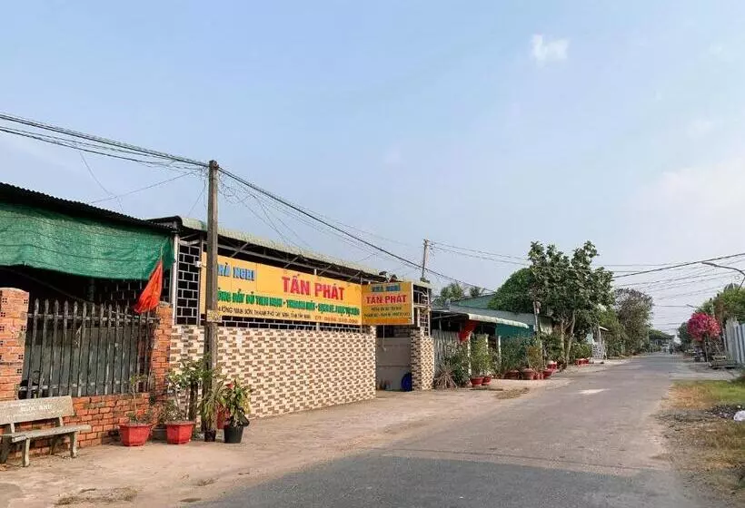هتل Nhà Nghỉ Tấn Phát