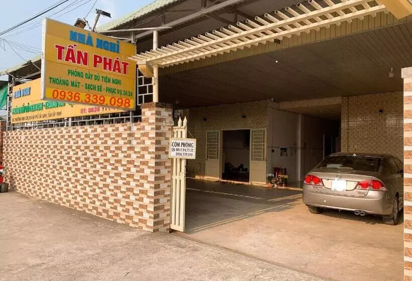 هتل Nhà Nghỉ Tấn Phát
