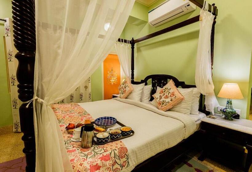 هتل Sheel Mahal  Near Hawa Mahal