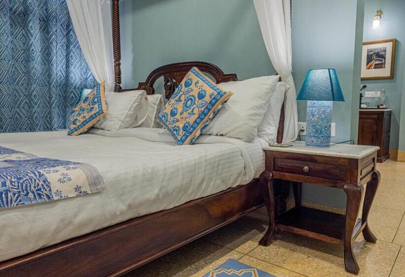 هتل Sheel Mahal  Near Hawa Mahal