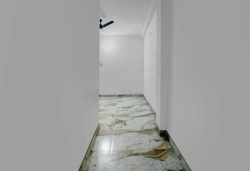 酒店 Spot On Abhiraj Hotal & Guests House