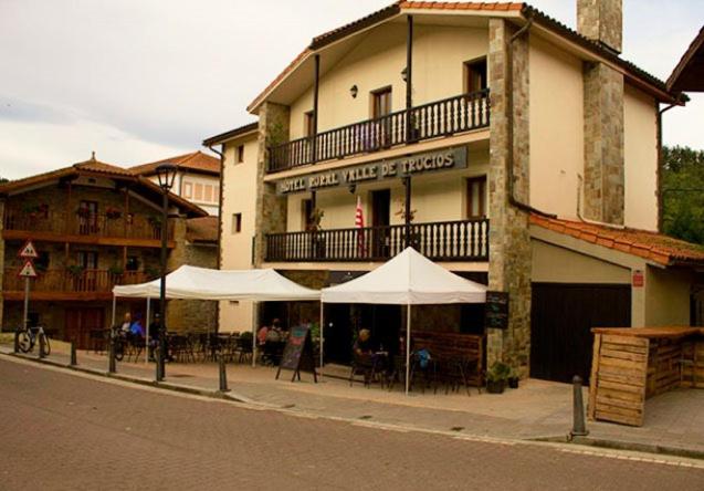 فندق Valle De Turtzioz