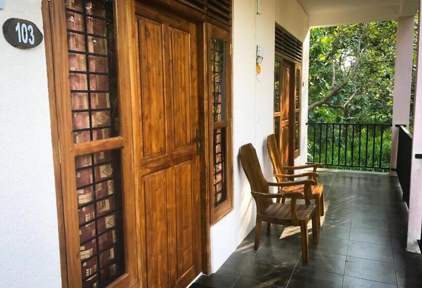 بنسيون Kings Villa