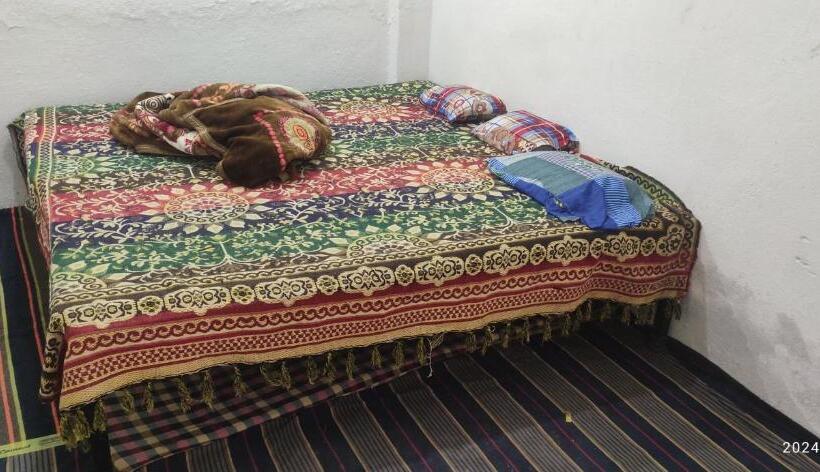 Пансион Kuber Bhandari Guest House And Hotel, Sehore