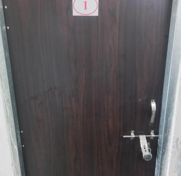 Пансион Kuber Bhandari Guest House And Hotel, Sehore