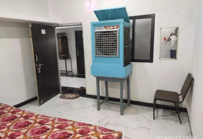 ペンション Kuber Bhandari Guest House And Hotel, Sehore
