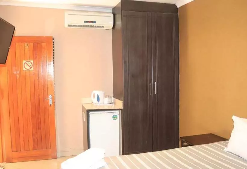 پانسیون Nomanini Guest House Nelspruit