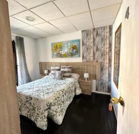 Pensió Old Town Plaza Mayor