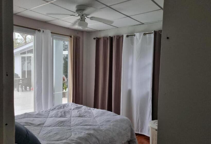 پانسیون Villa Helena