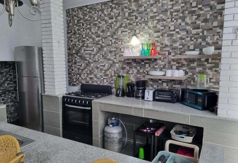 پانسیون Villa Helena