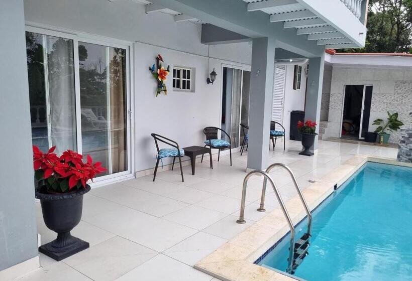 پانسیون Villa Helena