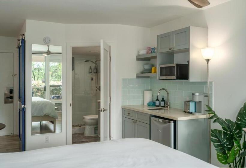 Central Kihei Gem! 3 Min Walk To The Beach & Shops