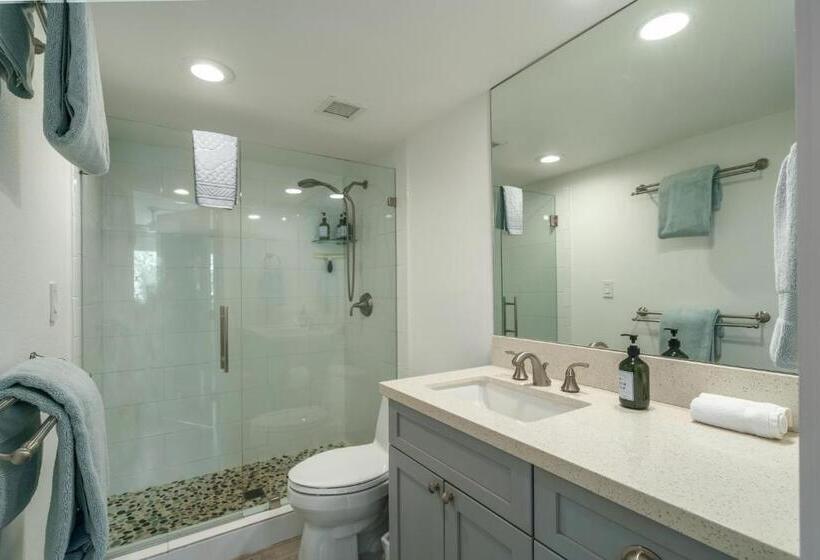 Central Kihei Gem! 3 Min Walk To The Beach & Shops