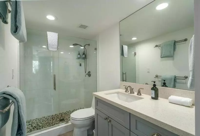 Central Kihei Gem! 3 Min Walk To The Beach & Shops