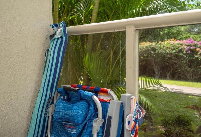 Central Kihei Gem! 3 Min Walk To The Beach & Shops