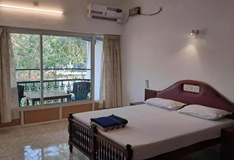 ホテル New Vipin Beach Resort