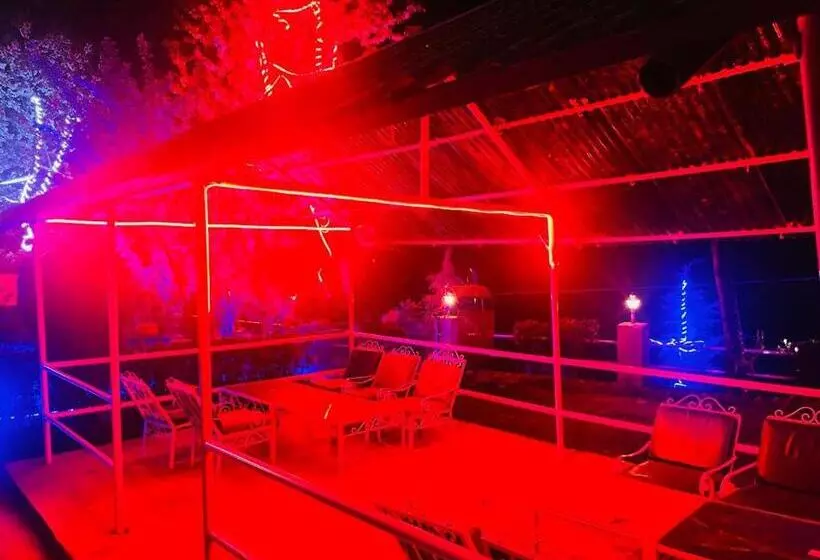Hotelli Nadi Kinare , Mall Road Manali A Riverside Resort