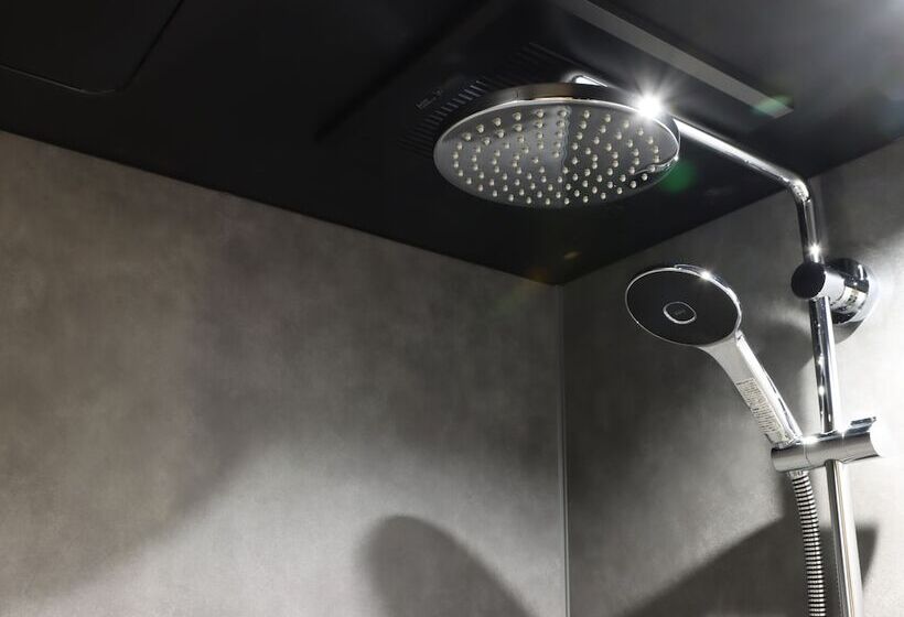 هتل Tomiya With M S