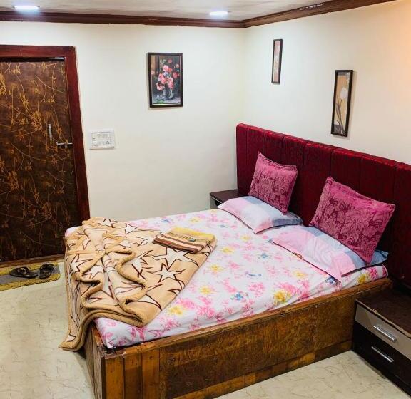 فندق Om Niwas Cottage