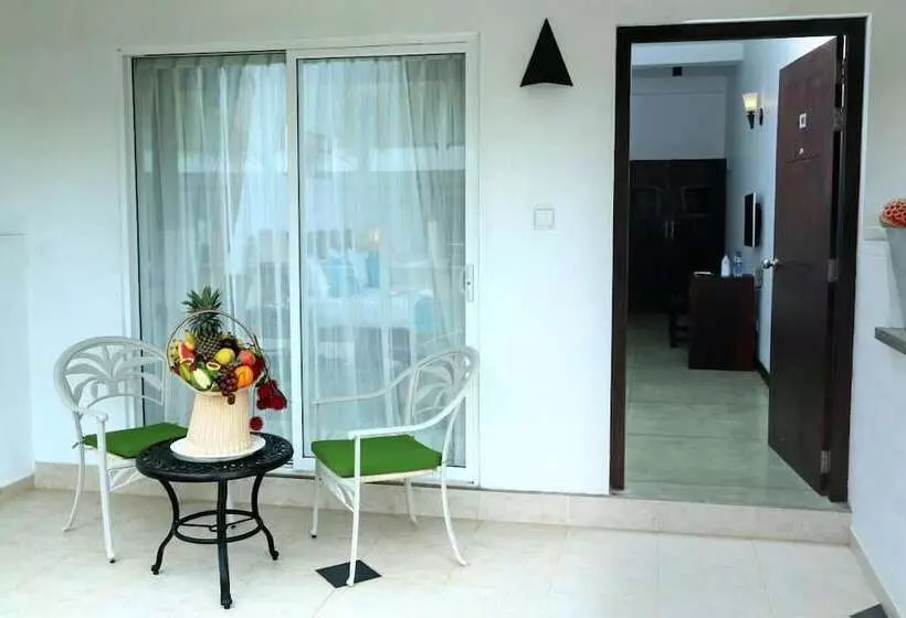 ホテル Rathna Beach Wadduwa