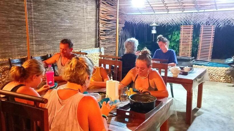 Hotel River View Safari Cottage