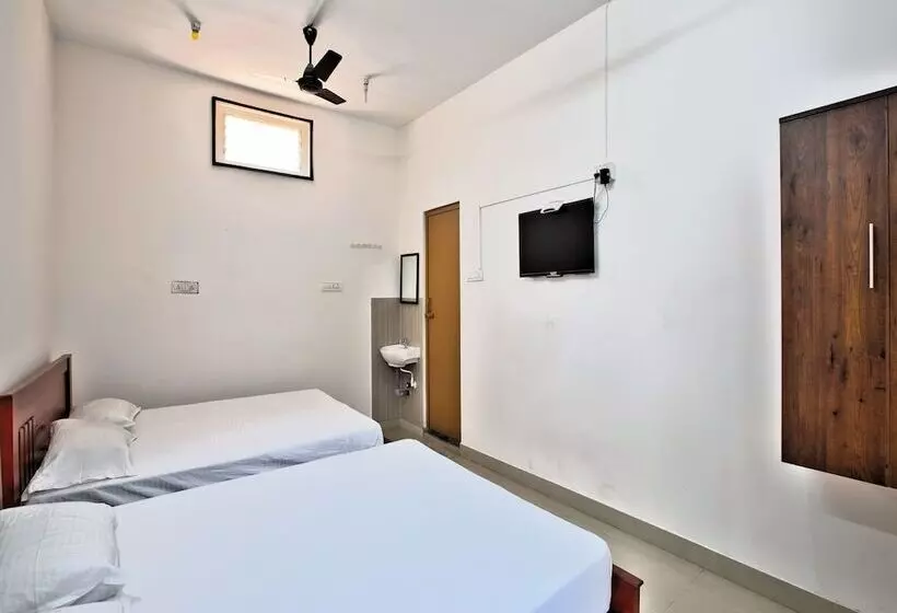 ホテル Sarvam Lodge