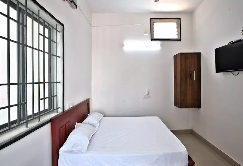 ホテル Sarvam Lodge
