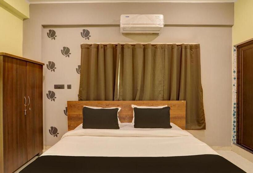 ホテル Collection O Emerald Euphoria