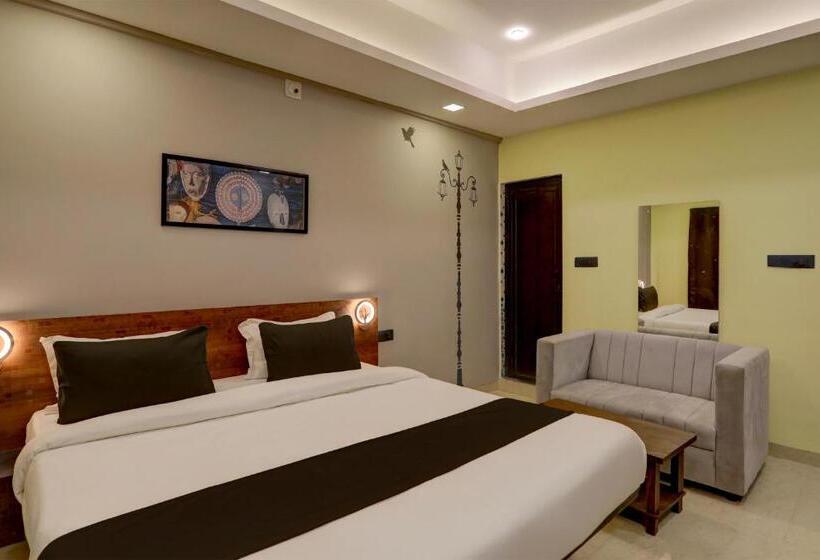 ホテル Collection O Emerald Euphoria