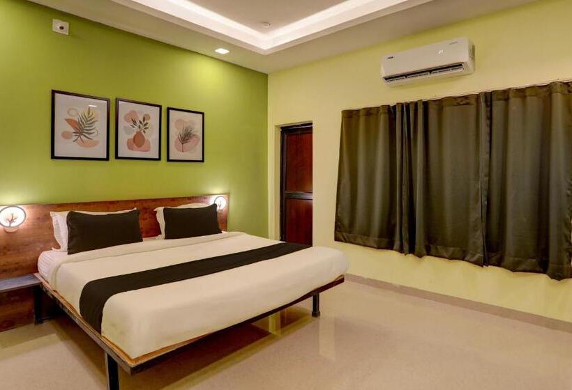 ホテル Collection O Emerald Euphoria