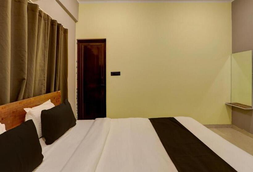 ホテル Collection O Emerald Euphoria