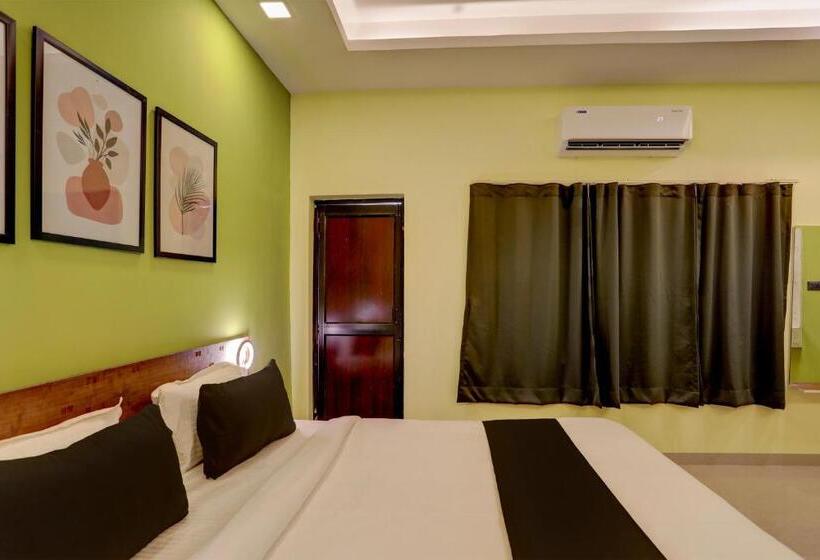 ホテル Collection O Emerald Euphoria