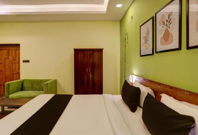 ホテル Collection O Emerald Euphoria