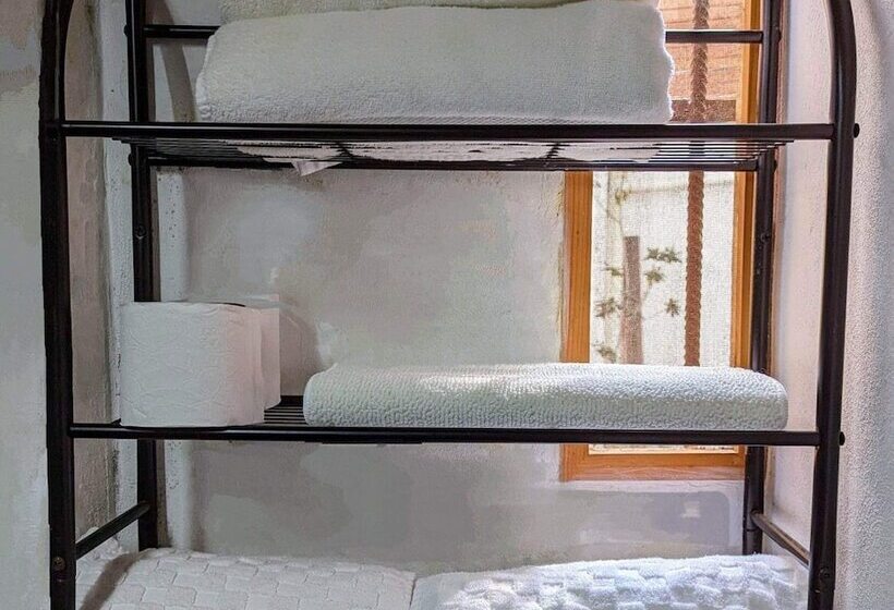 پانسیون Casita La Adornada