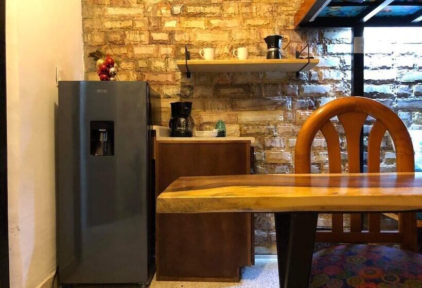 پانسیون Casita La Adornada