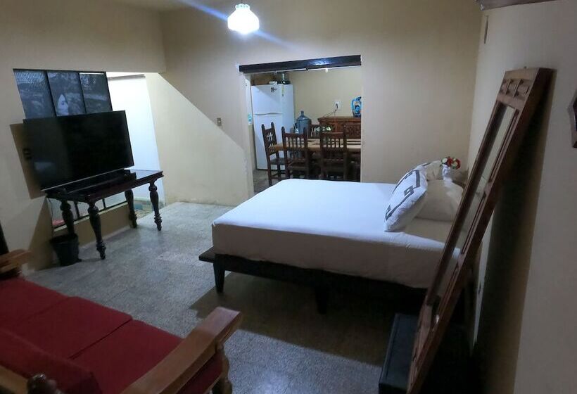 پانسیون Casita La Adornada