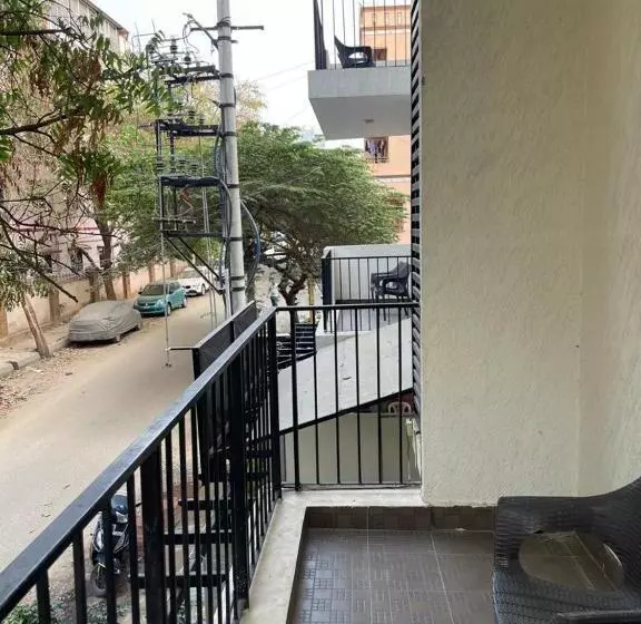 تختخواب و صبحانه Treebo Cranberry Delight