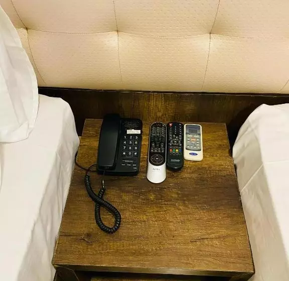 تختخواب و صبحانه Treebo Cranberry Delight