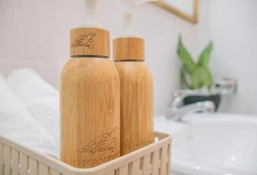 هتل Turtle Maldives