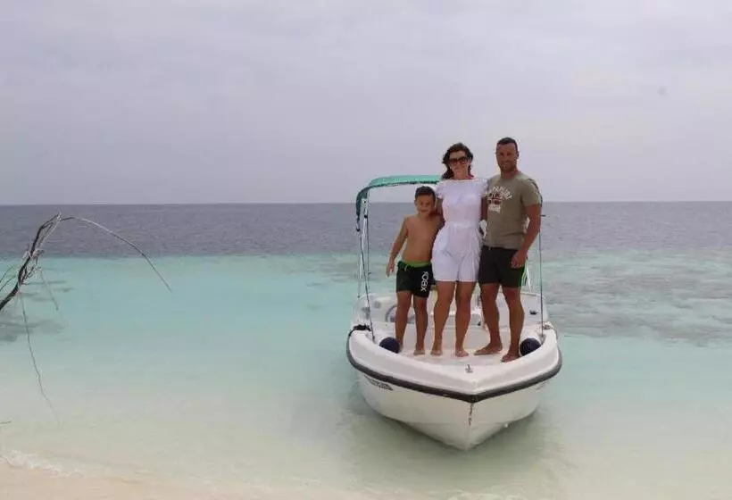 هتل Turtle Maldives